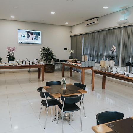 Portal Hotel 莫吉米林 外观 照片