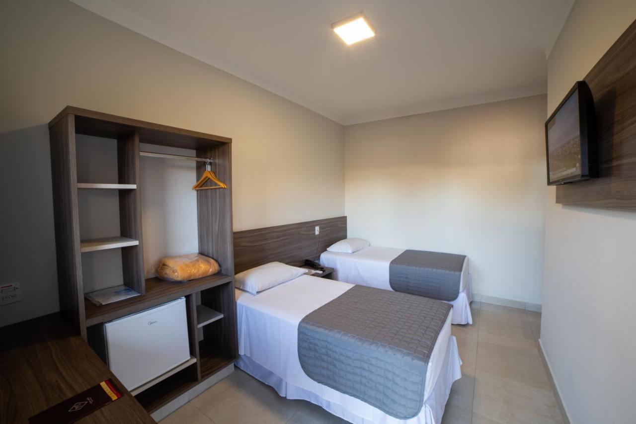 Portal Hotel 莫吉米林 外观 照片