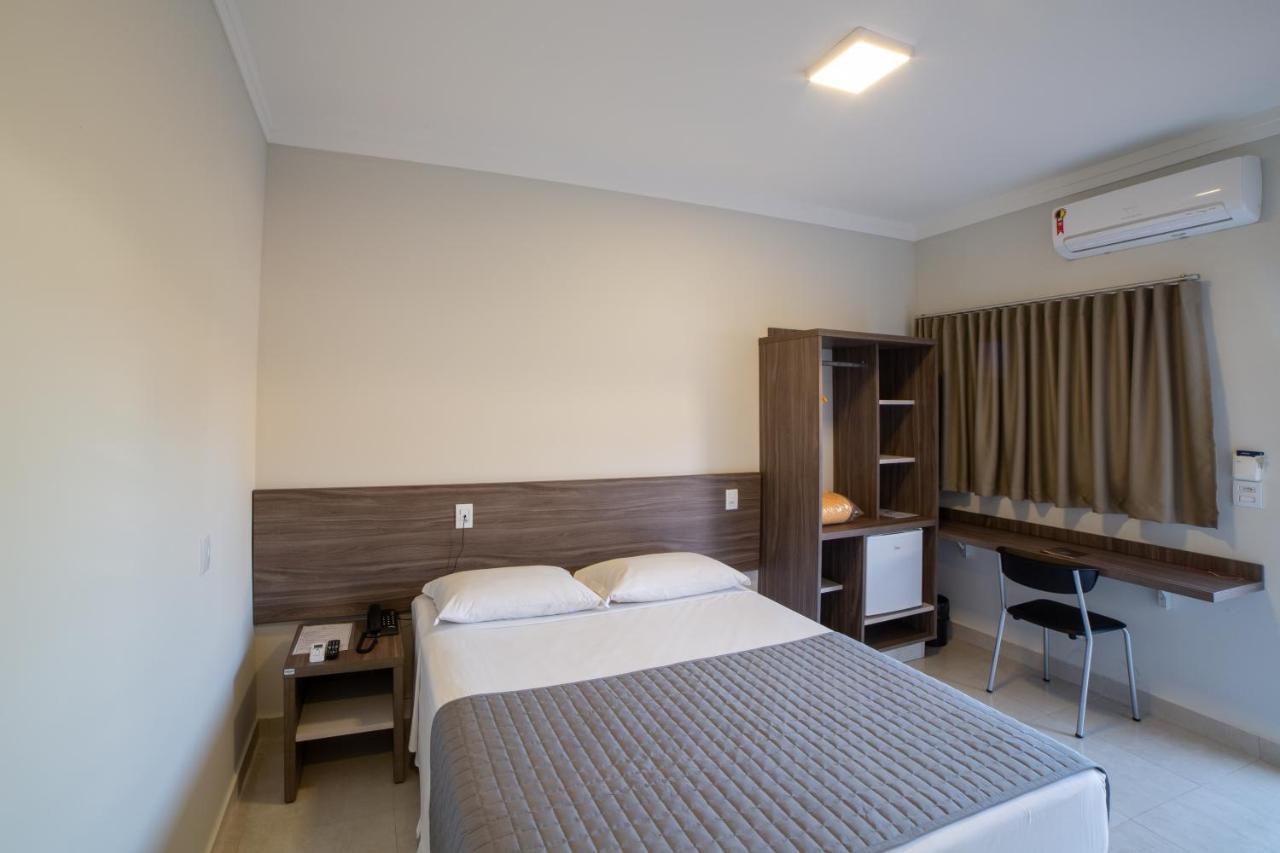 Portal Hotel 莫吉米林 外观 照片