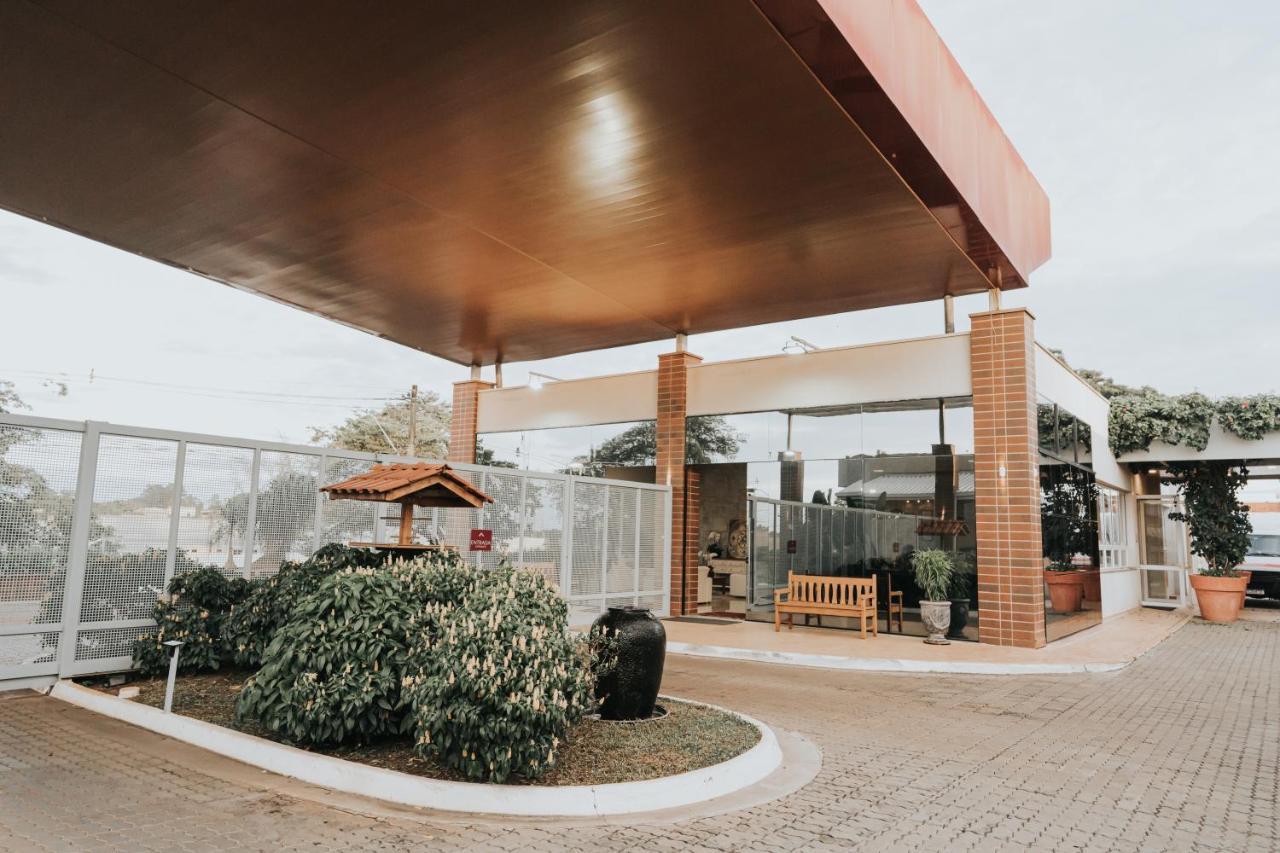 Portal Hotel 莫吉米林 外观 照片