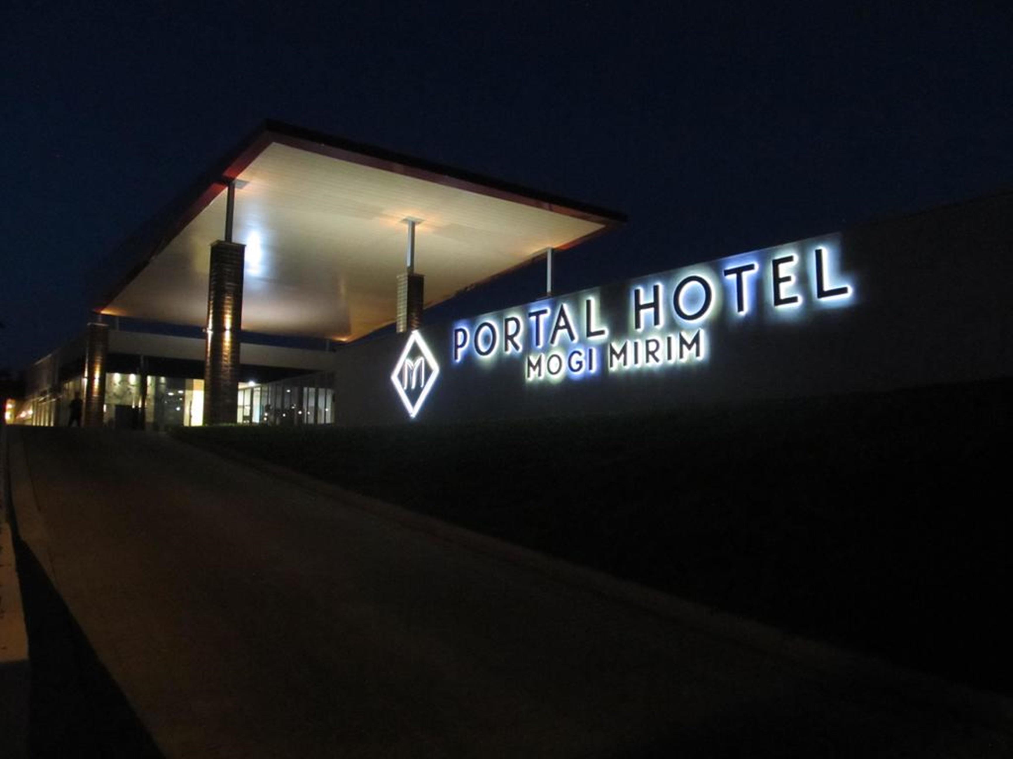 Portal Hotel 莫吉米林 外观 照片
