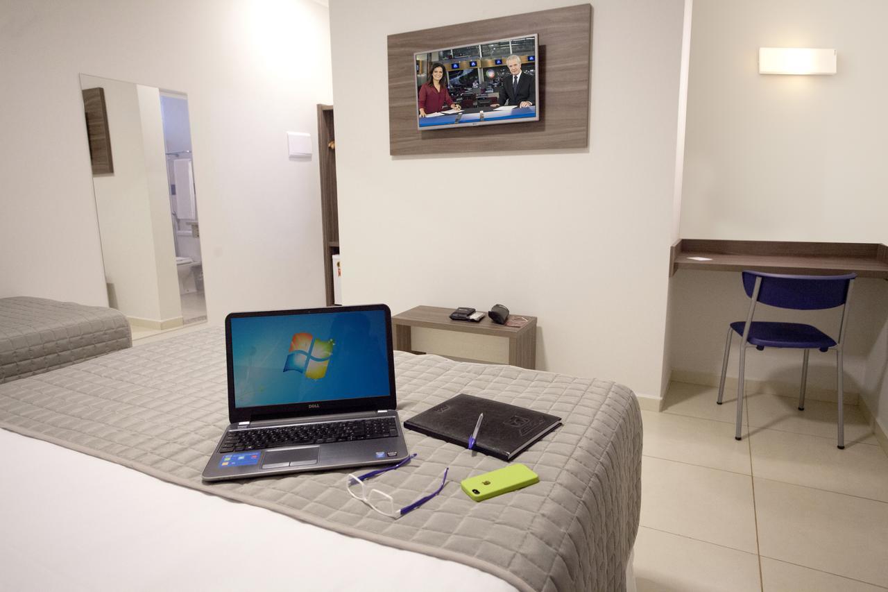Portal Hotel 莫吉米林 外观 照片