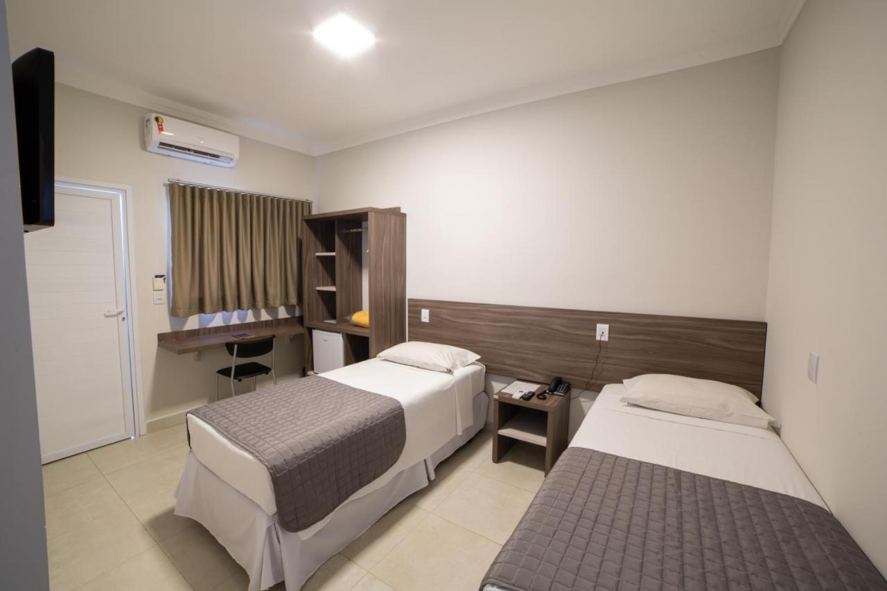 Portal Hotel 莫吉米林 外观 照片